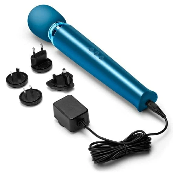 Le Wand Rechargeable Vibrating Wand Massager Set