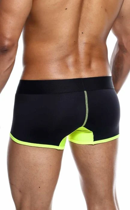 Male Basics Neon Trunk 男士平角内裤，速干超细纤维