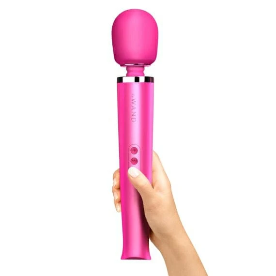 Le Wand Rechargeable Vibrating Wand Massager Set