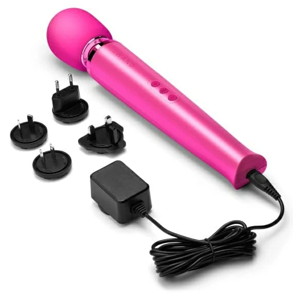 Le Wand Rechargeable Vibrating Wand Massager Set