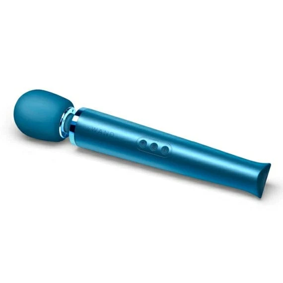 Le Wand Rechargeable Vibrating Wand Massager Set