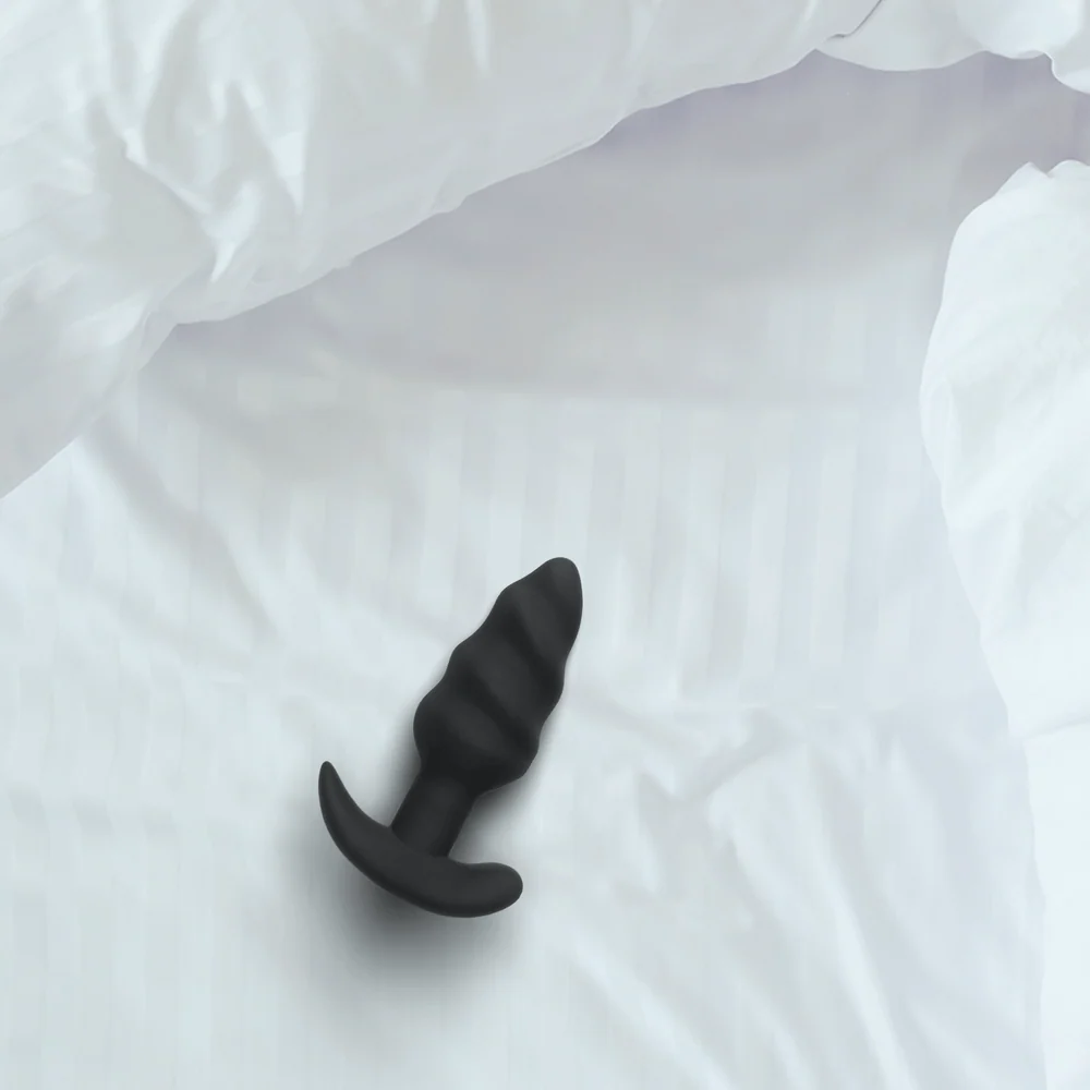BANG! 21X Vibrating Silicone Swirl Butt Plug with Remote Control in Black